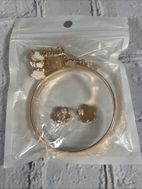 Set of 5 White Flower Gold Tone Jewelry NEW